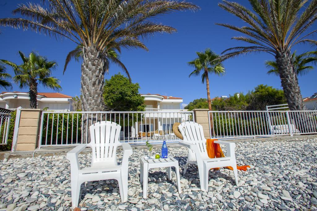 Meneou Beachfront Villa Sunset Перволия Номер фото